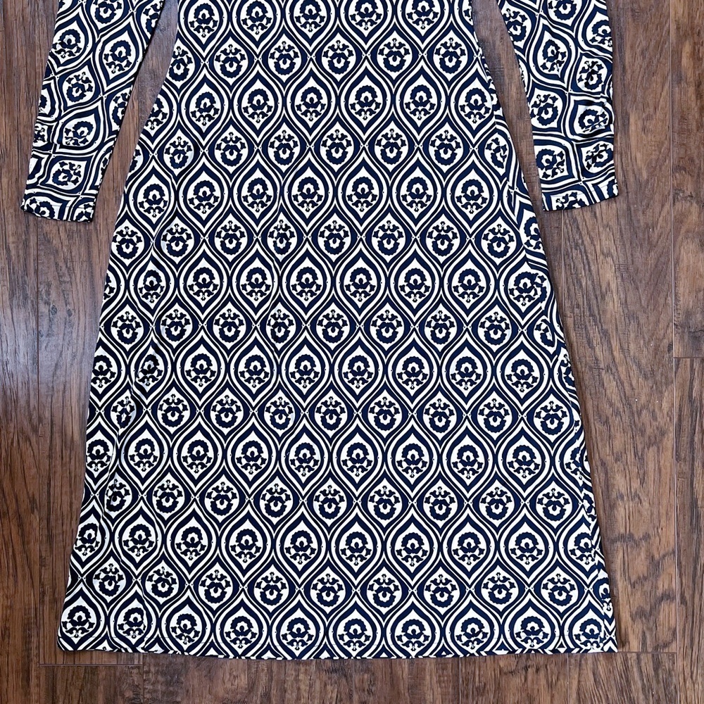 Boden • V-neck Jersey Midi Dress French Navy blue white Geo Cascade pattern - Picture 10 of 11